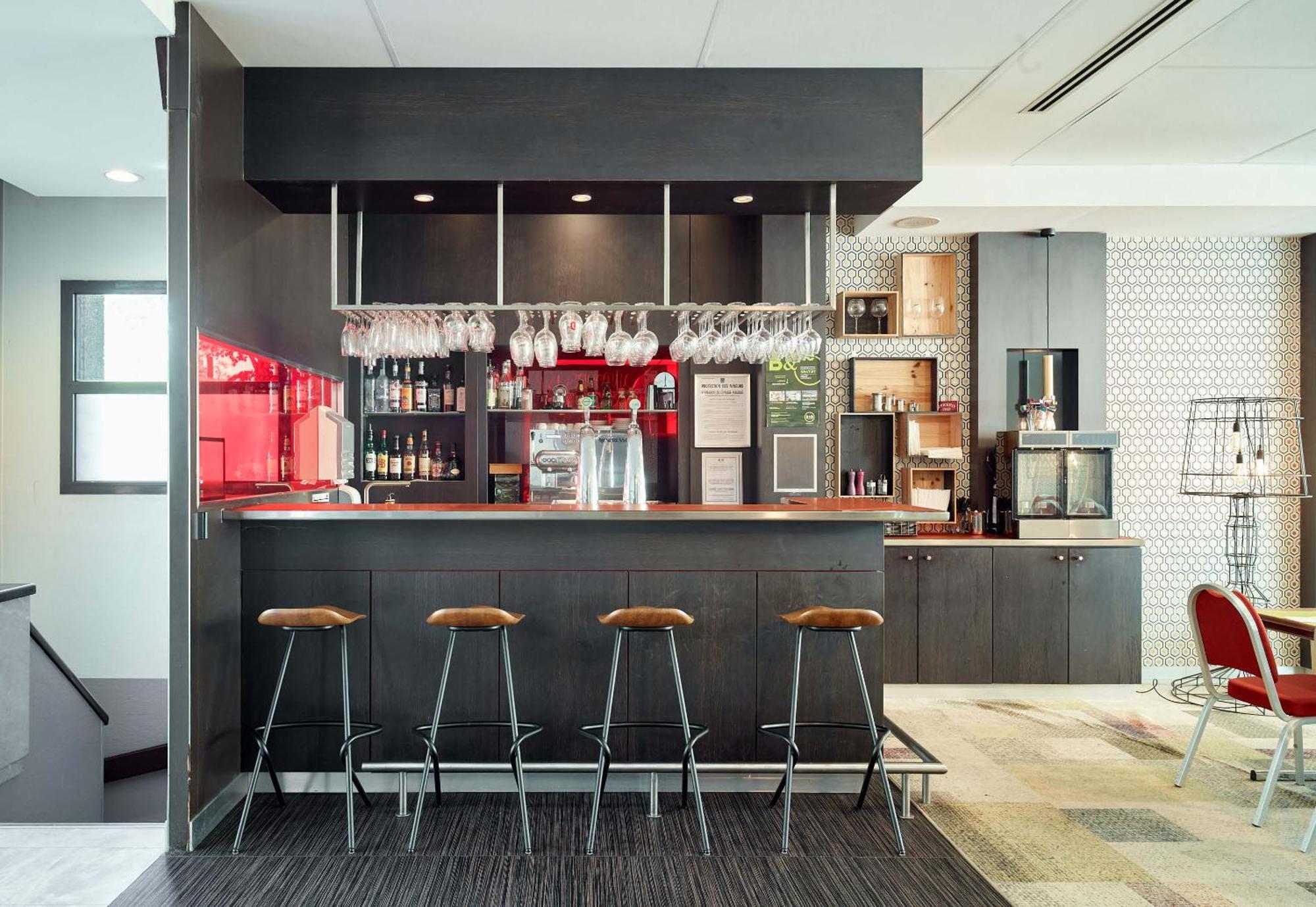 B&B Hotel Saint-Quentin-En-Yvelines Centre Gare 4 Etoiles Montigny-le-Bretonneux Dış mekan fotoğraf