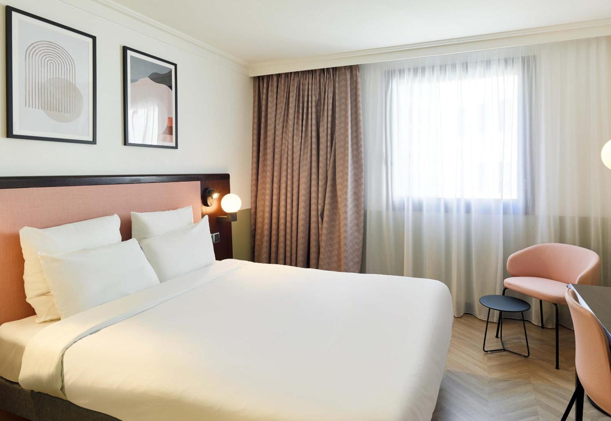 B&B Hotel Saint-Quentin-En-Yvelines Centre Gare 4 Etoiles Montigny-le-Bretonneux Dış mekan fotoğraf