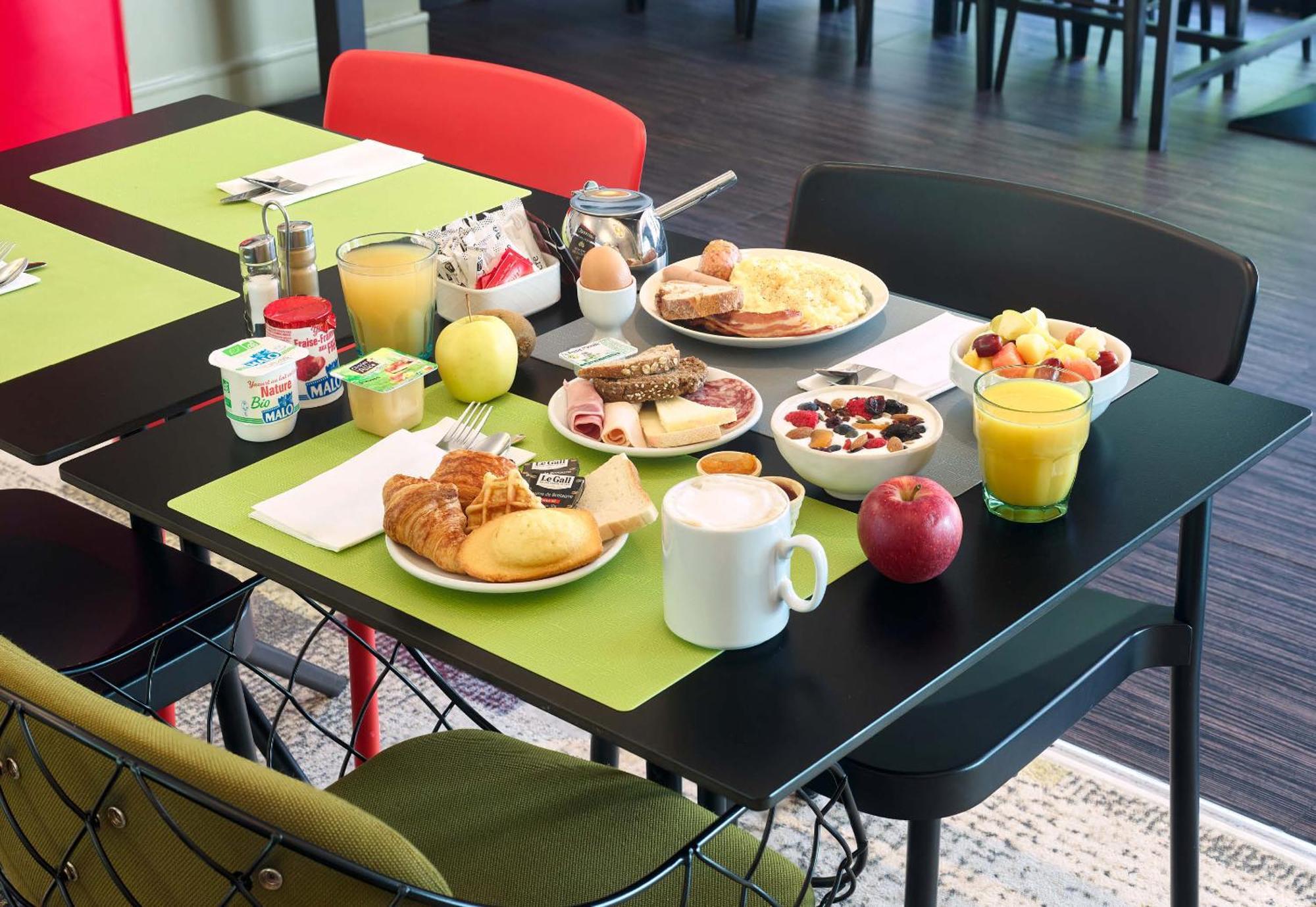 B&B Hotel Saint-Quentin-En-Yvelines Centre Gare 4 Etoiles Montigny-le-Bretonneux Dış mekan fotoğraf