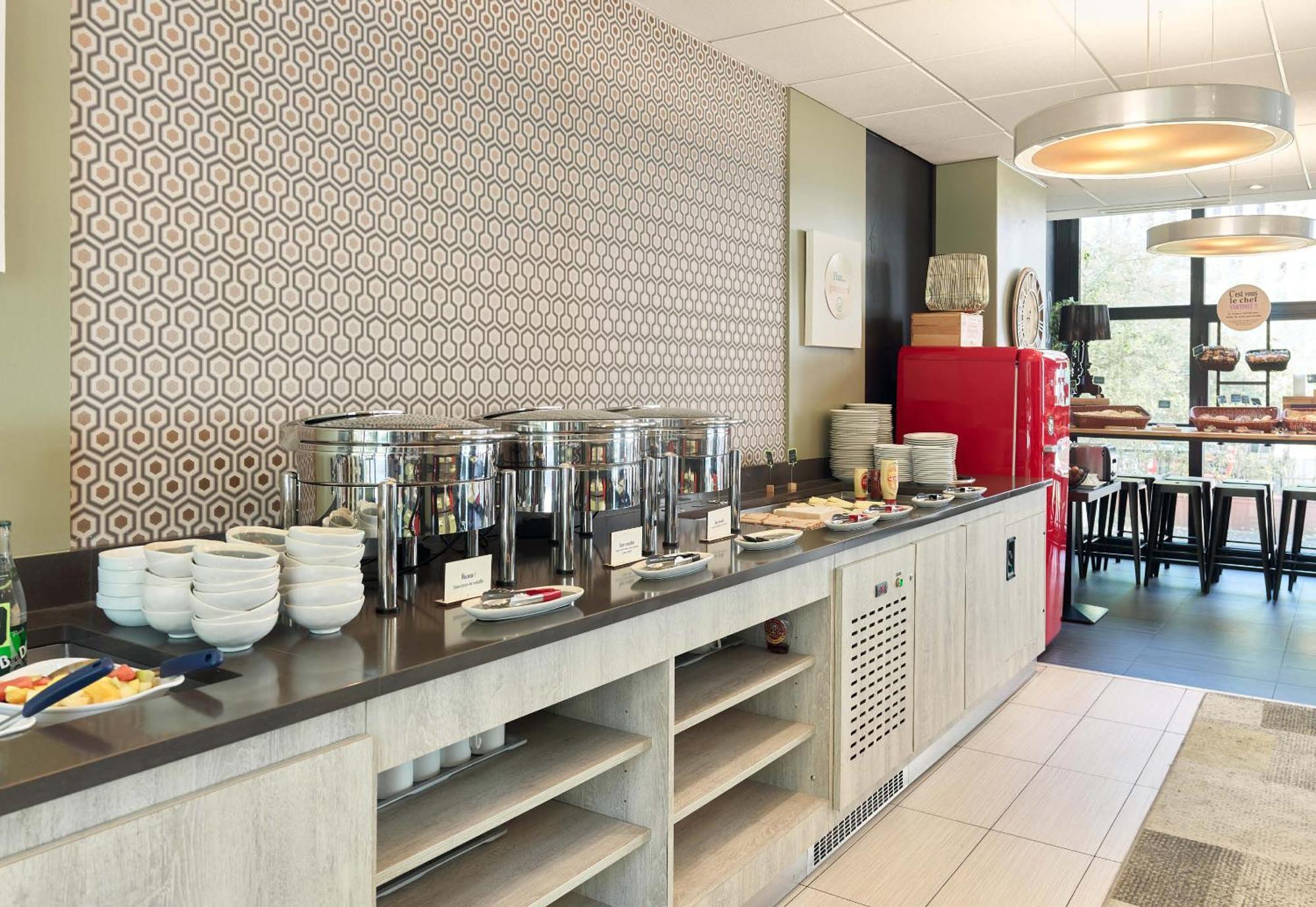 B&B Hotel Saint-Quentin-En-Yvelines Centre Gare 4 Etoiles Montigny-le-Bretonneux Dış mekan fotoğraf